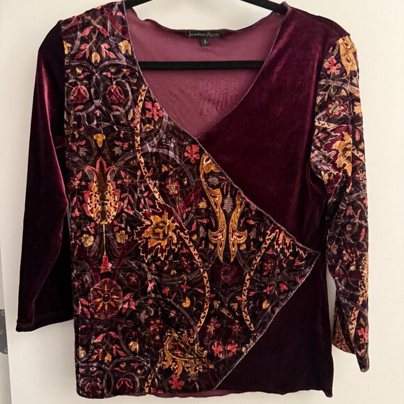 Cute 90's Top! - Picture 1 of 3